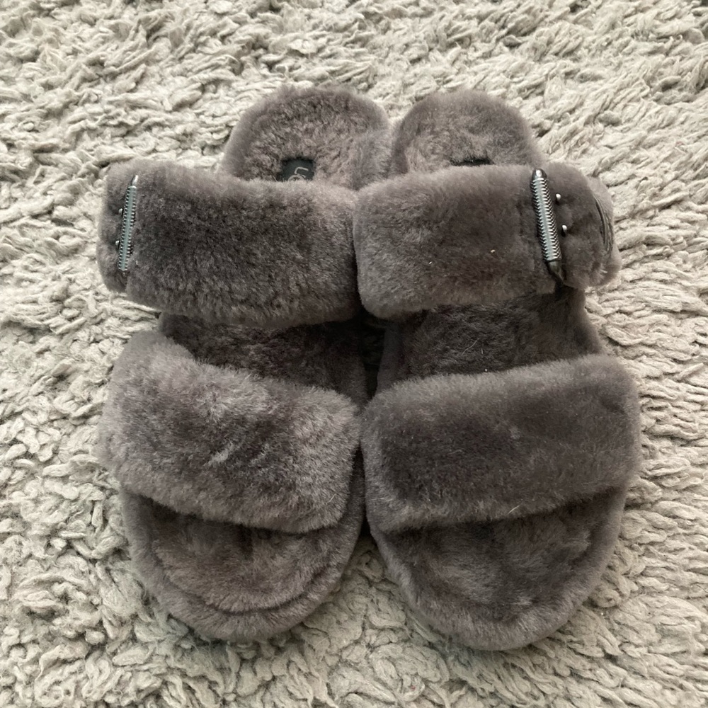 UGG Slipper Slides - Picture 4 of 7